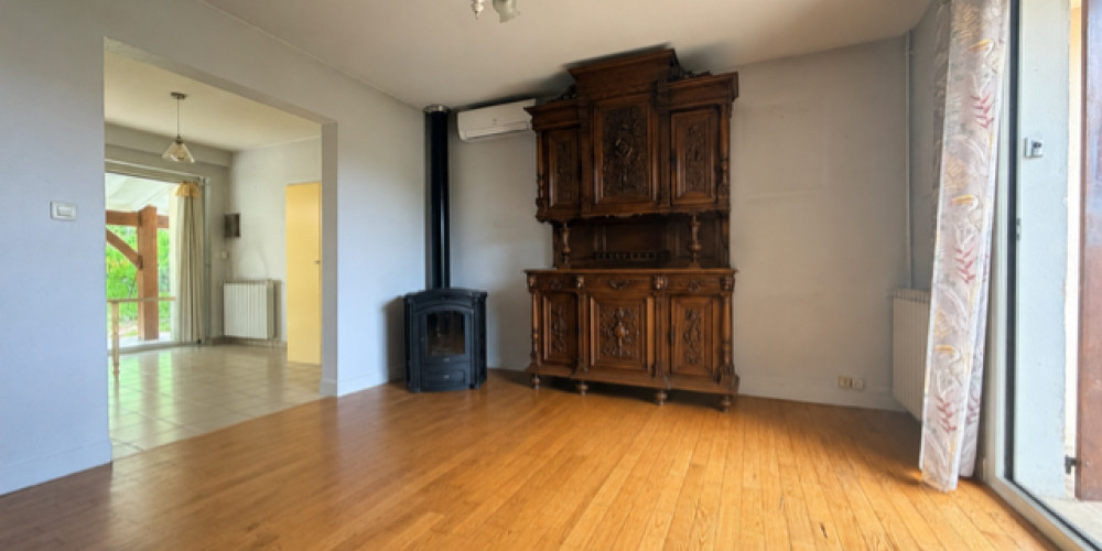 maison à ST PIERRE DU MONT (40280)